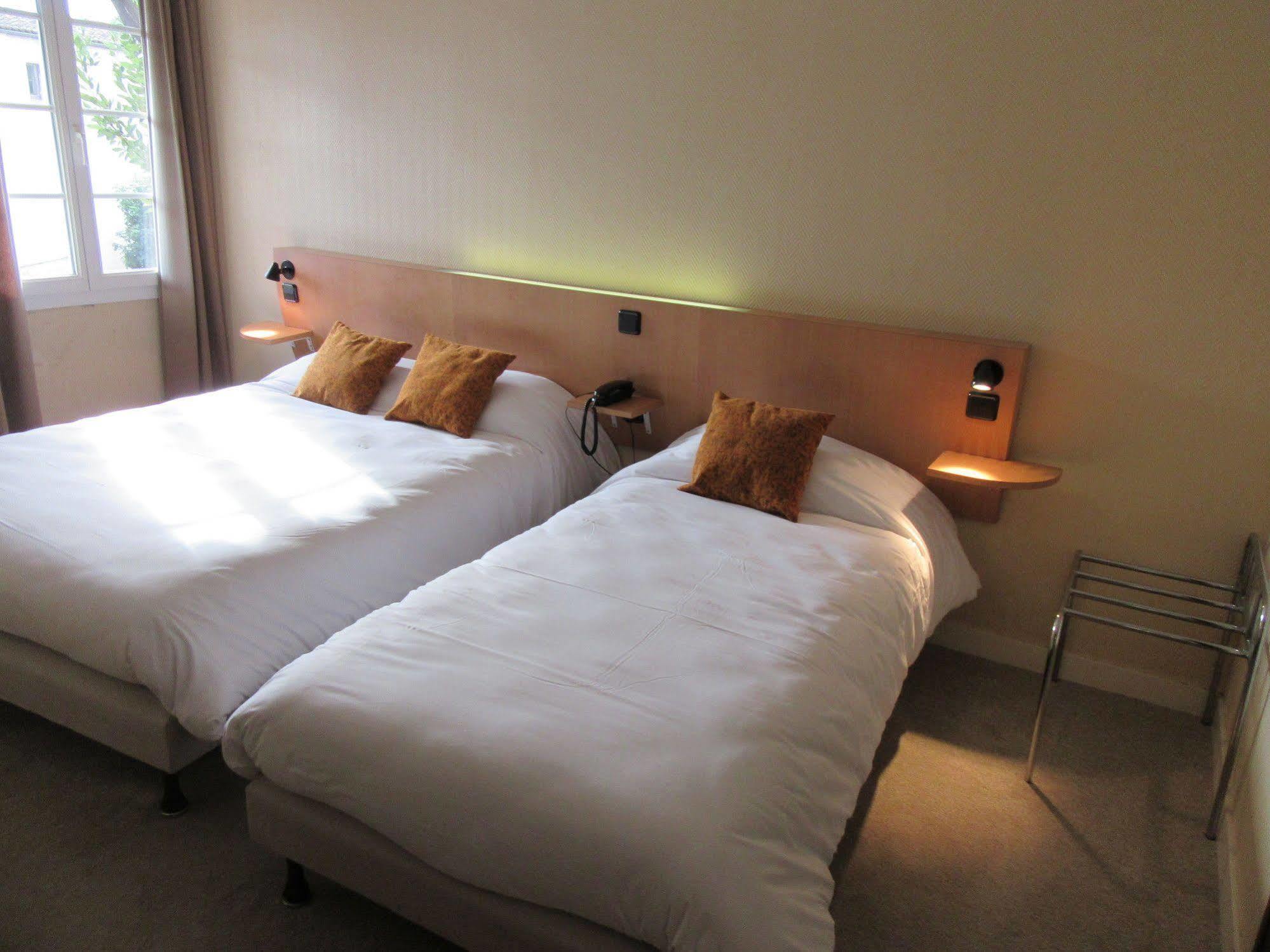 Contact Hotel De France Saintes Eksteriør bilde